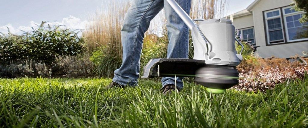 Verzameling van 5 tuingereedschappen voor het onderhouden van een kleine tuin