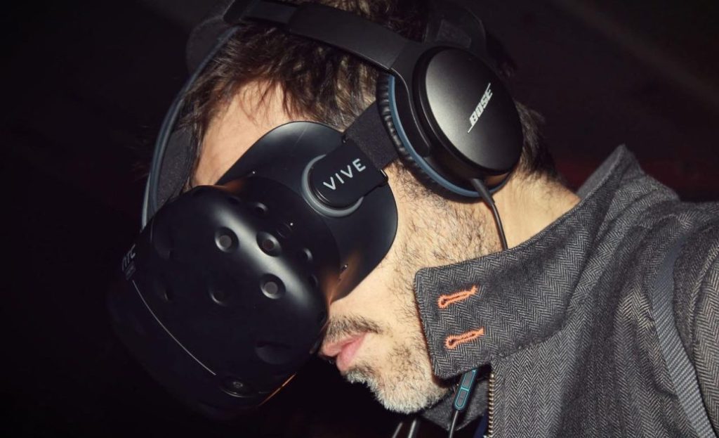 VR-headset voor je PC in gebruik - immersieve virtual reality gaming ervaring