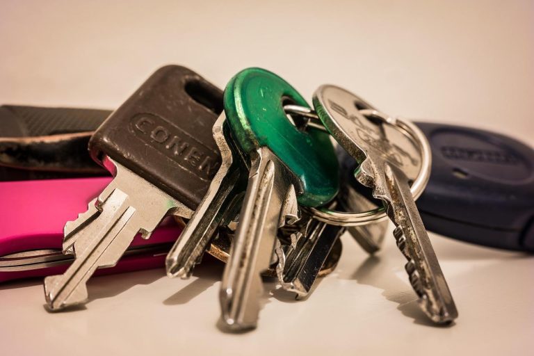 Home Vergelijking knopcilinder en smart lock voor huisbeveiging met voordelen van beide systemen